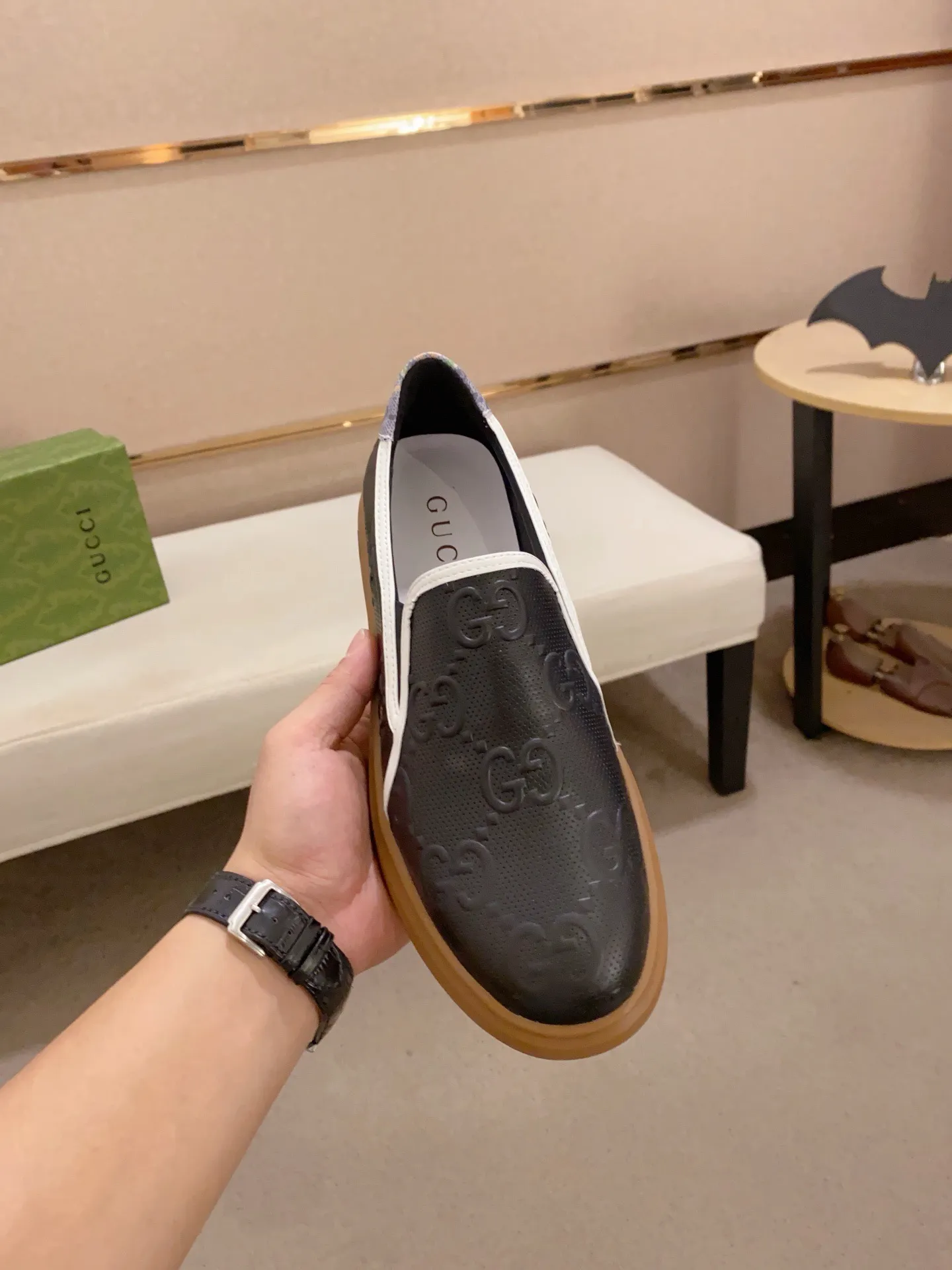 Men's clothing and shoes💰 440💰🇮🇹🇮🇹GUCCI (Gucci) top 🔍🔍 spring and summer models are on sale at the same time, the upper 🇮🇹 imported Italian first-layer cowhide, fully imported sheepskin lining 💪💪, completely 1⃣️compared 1⃣️Reproduction🇮🇹💪💪, ⚠Sole: The original sole is specially provided by the original factory, the exclusive movable molded sole is super comfortable, ⚠Original factory follow-up goods, 🔍🔍high quality, you can enter and leave the counter at will, welcome to compare⚠. Code number:38-44